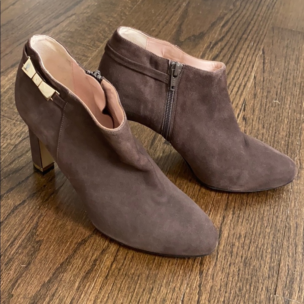 Gorgeous Kate spade bow detail booties